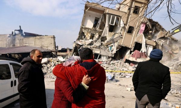 Mbi 50 mijë viktima nga tërmeti apokaliptik/ 94 vjeçari: Nuk kisha parë kurrë diçka të tillë
