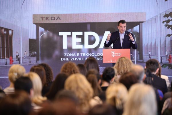 Veliaj prezanton Zonën e Lirë Ekonomike: “Lajm i shkëlqyer për Tiranën, do gjenerojë 5-7 mijë vende pune të mirëpaguara”