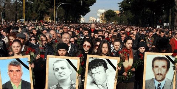 Viktimat e 21 Janarit/ Gjykata e Posaçme nuk pranon padinë e familjarëve, e kalon në Prokurorinë e Tiranës