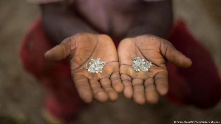 Përse Afrika nuk përfiton nga gurët e çmuar?