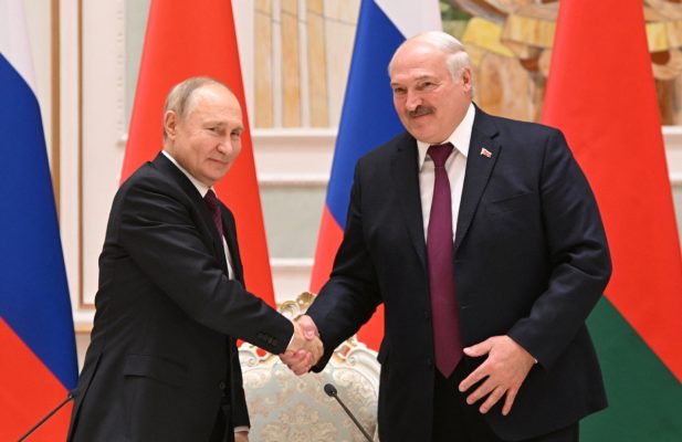 Armë bërthamore në Bjellorusi/ Putin arrin marrëveshjen me Lukashenkon, SHBA: Po monitorojmë situatën