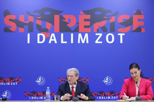 “Rama do emërojë opozitën”/ Berisha “mbron” Ahmetajn dhe kryebashkiakun e Bulqizës