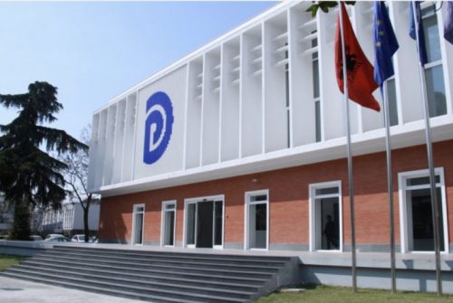 Përfundon mbledhja e Kryesisë së PD, propozohen dy emra për Bashkinë e Tiranës