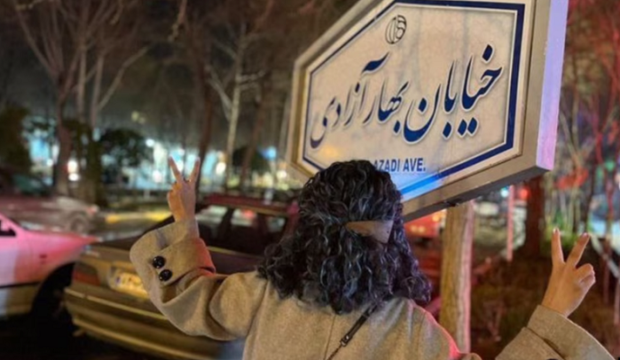 Qeveria iraniane merr masa të reja për zbatimin e ligjit për mbulesën e kokës