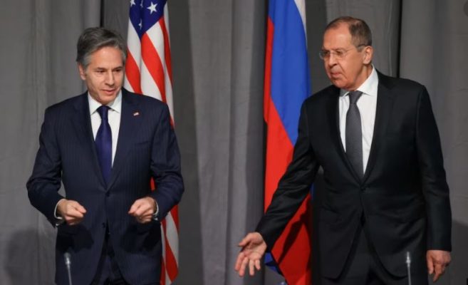 Bliken takohet me Lavrov/ SHBA: Jepini fund luftës në Ukrainë