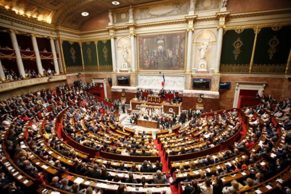 Francë: Qeveria miraton reformën e pensioneve pa e kaluar në parlament