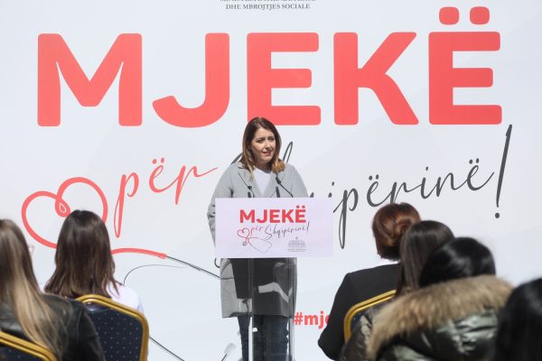 66 mjekë të rinj i shtohen sistemit shëndetësor, Manastirliu:Do ketë sërish rritje page të targetuar për mjekët dhe infermierët