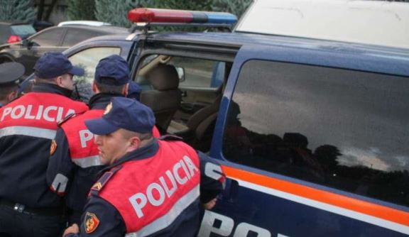 I shpallur në kërkim/ Nuk iu bind urdhrit të policisë, arrestohet 28-vjeçari në Gjirokastër