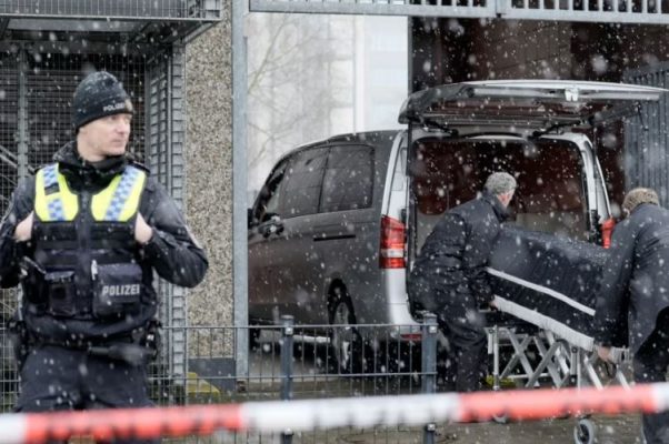 7 të vrarë në një qendër të Dëshmitarëve të Jehovait në Hamburg/ Vetëvritet autori i sulmit