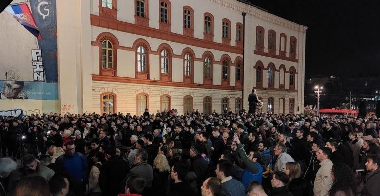 Plani europian për Kosovën/ Studentët serbë protestojnë: Tradhëti, Vuçiç të dorëhiqet