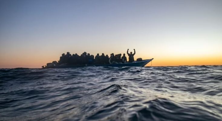 Të paktën 29 migrantë vdesin pas fundosjes së dy anijeve në Tunizi