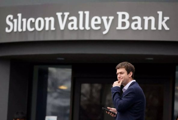 Kolapsi i Silicon Valley alarmon investitorët, bankat amerikane në sfidë për të përballuar pasojat