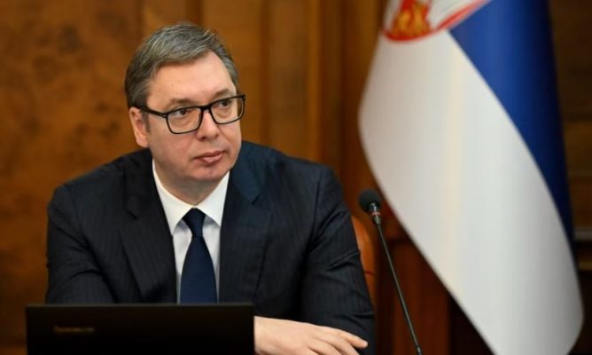 “Serbët, jo në zgjedhje lokale”/ Vuçiç akuzon Kurtin se po “pushton” komunat në veri