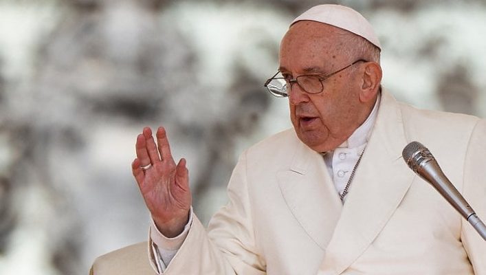 Kryeministri ukrainas fton Papa Françeskun të vizitojë vendin: Në Vatikan u diskutua formula e paqes