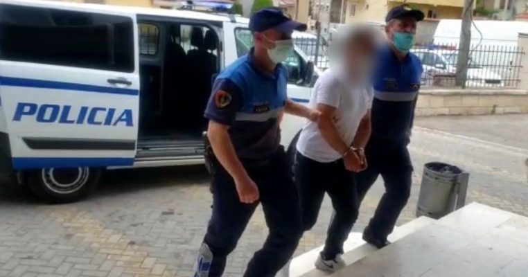 Konflikt me thika mes adoleshentëve në Pogradec, një i plagosur dhe një në pranga
