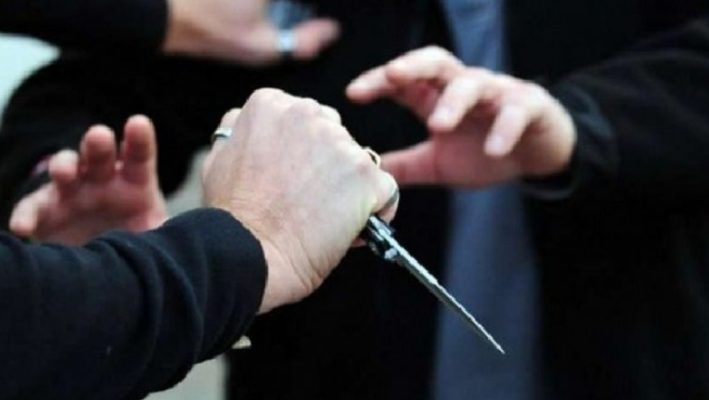 Sherr me thika në Durrës/ Plagosen dy persona, njëri prej tyre në gjendje të rëndë
