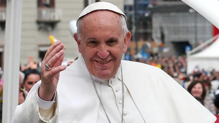 E Enjta e Madhe/ Papa Françesku viziton burgun e të miturve, kryen ritualin e larjes së këmbëve