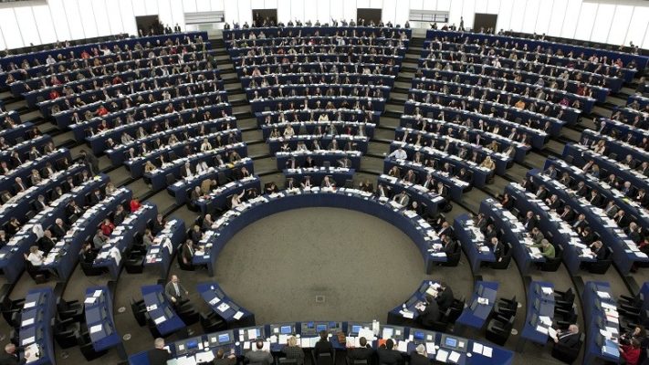 Mbi 300 amendamente në raportin e Parlamentit Evropian për Kosovën