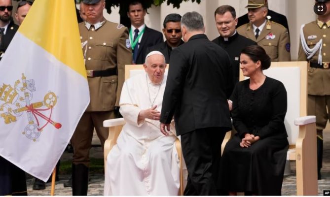 Papa Françesku thirrje Evropës të bashkohet për t’i dhënë fund luftës