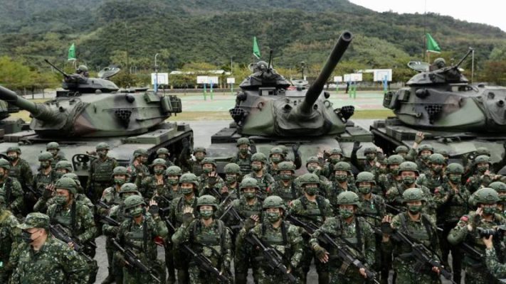 “Hakmarrja” pas takimeve në SHBA të presidentes Ing-wen, Kina dërgon avion luftarakë pranë Tajvanit