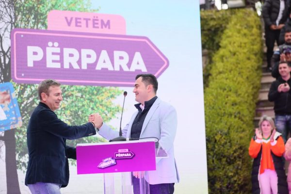 Prezantohet programi “Elbasani 2030”/ Gjiknuri: Vota për PS, garanci për vijimin e investimeve; s’ka nevojë më vendi për martesën e re Berisha-Meta”