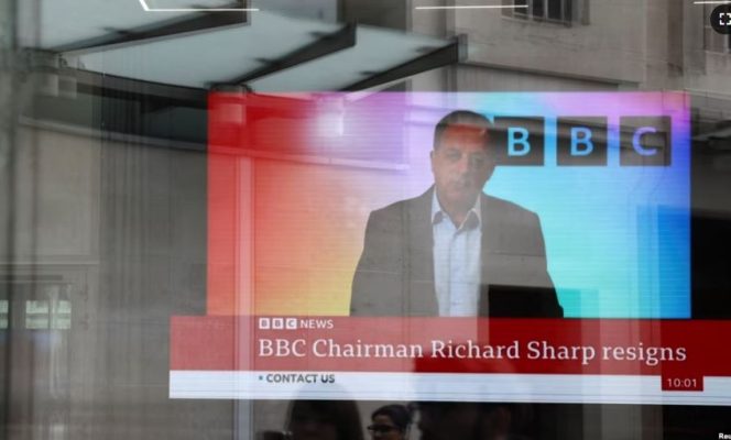 Jep dorëheqjen shefi i BBC-së, nuk deklaroi rolin e tij për një kredi të marrë nga Boris Johnson
