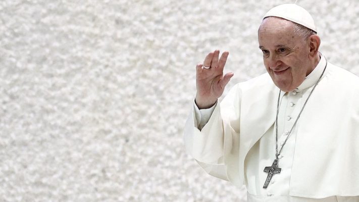 Papa nis vizitën treditore në Hungari, në fokus qëndrimi për luftën në Ukrainë