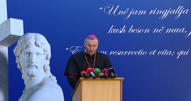 Festohet Pashka Katolike/ Arqipeshkvi Dodaj: Zoti është para nesh e na prin me hirin e tij