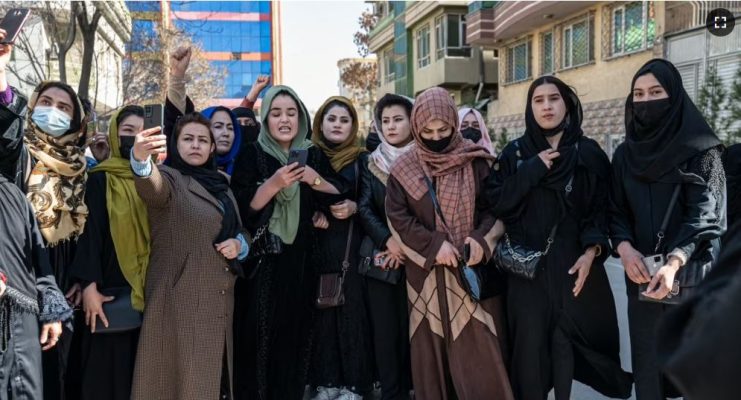 Gratë afgane protestojnë kundër njohjes ndërkombëtare të qeverisë talibane