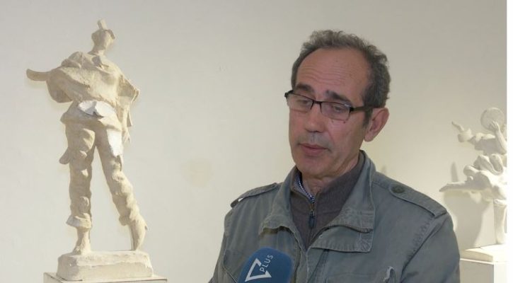 “Opus continuum” në galerinë FAB, skulptori Kreshnik Xhiku çel ekspozitën personale