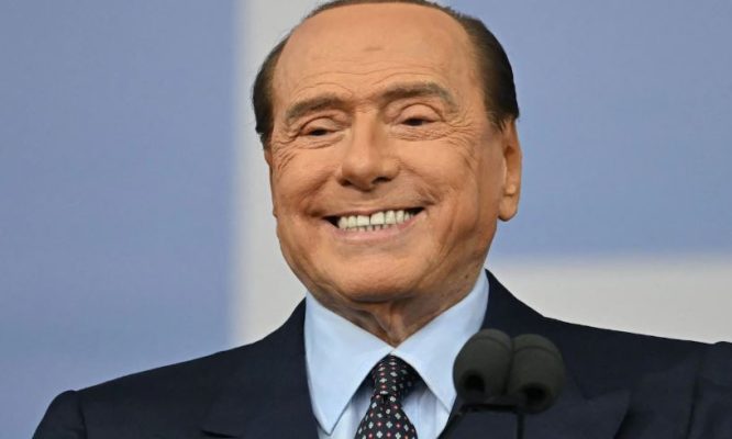 Në spital prej disa ditësh, Berlusconi diagnostikohet me leukemi