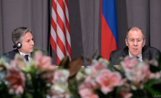 Blinken telefonon Lavrovin, i kërkon lirimin e gazetarit amerikan