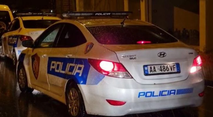 E rëndë në Tiranë/ Gruaja lehonë godet me thikë burrin, 25-vjeçari përfundon në spital