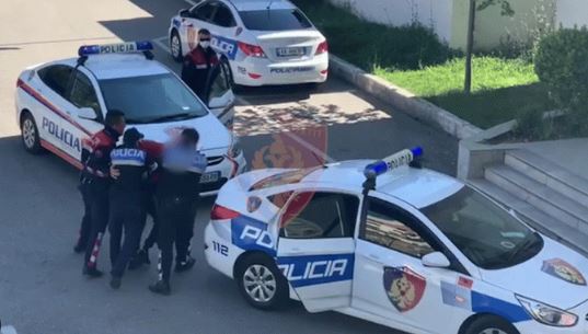 I shpallur në kërkim, policia e Korçës arreston 21-vjeçarin
