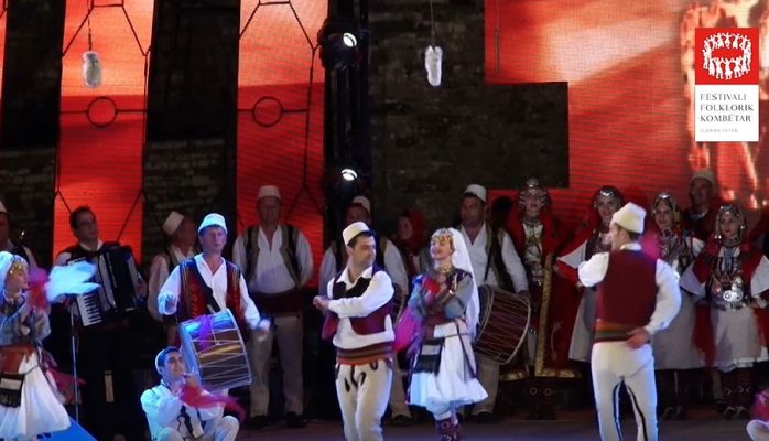 Rikthehet festivali folklorik/ 1200 artistë nga të gjitha trevat do të mblidhen në Gjirokastër