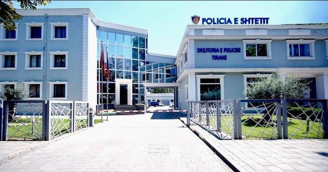 Ishin shpallur në kërkim për shitje të lëndëve narkotike, dy të arrestuar në Tiranë