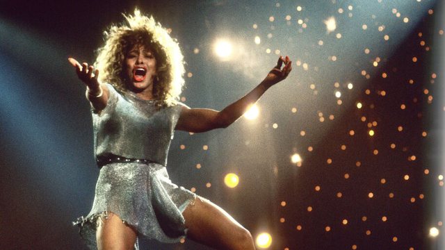 Një jetë në skenë kushtuar muzikës/ Homazhe për legjendën botërore dhe Mbretëreshën e Rock’n’Roll-it, Tina Turner