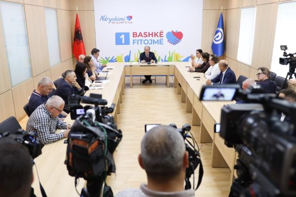 “Komision Hetimor pë zgjedhjet e 14 Majit”/ Berisha: Nesër në Kuvend kërkojmë vendosjen e minimumit jetik