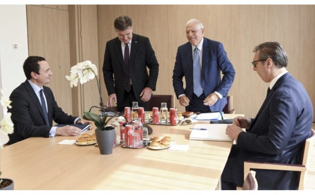 Kurti dhe Vuçiç takohen sot në Bruksel
