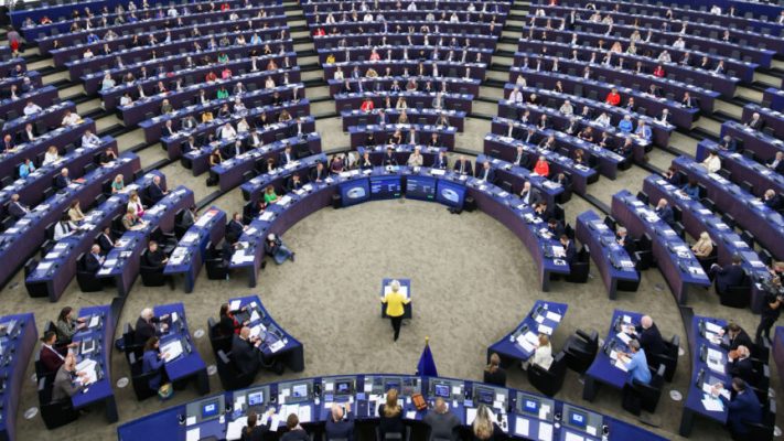 Caktohen datat për zgjedhjet evropiane, qytetarët e 27 vendeve anëtare do të zgjedhin deputetët e Parlamentit Evropian