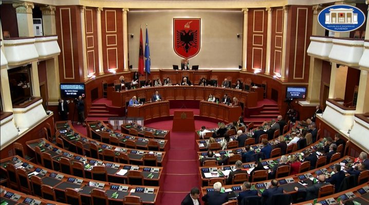 Kuvendi miraton rritjen e pagave për deputetët dhe ministrat