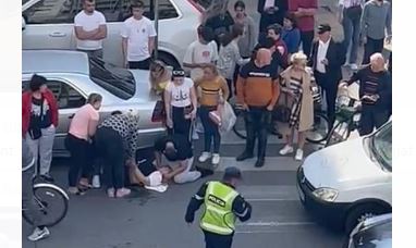 Aksident në Shkodër/ Makina përplas qytetaren në vijat e bardha