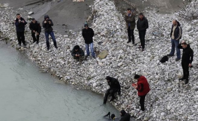 Mbytet një person në lumin e Matit, kërkohet ndihma e polumbarëve për gjetjen e trupit