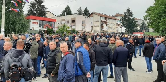 Tensionet në veri të Kosovës, shpërndahen protestuesit në Zubin Potok
