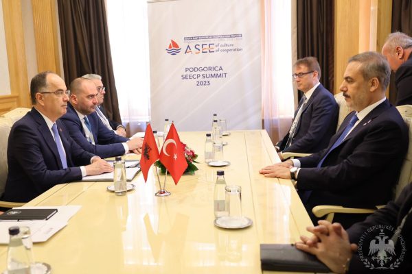 “Të vijojë dialogu Kosovë-Serbi”/ Begaj takon presidentin bullgar dhe ministrin e Jashtëm turk