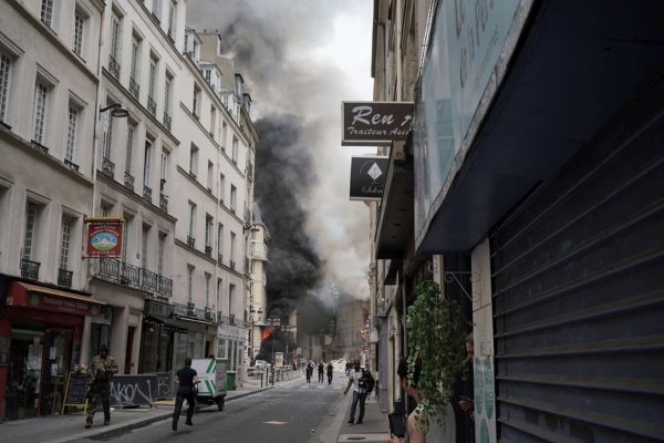 Shpërthim i fuqishëm në qendër të Parisit; shembet ndërtesa e një shkolle, bilanc i rëndë