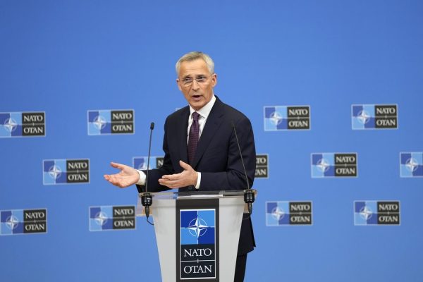 “Rusia kërcënon sigurinë e Europës”/ NATO: Vendi i Ukrainës është në Aleancë