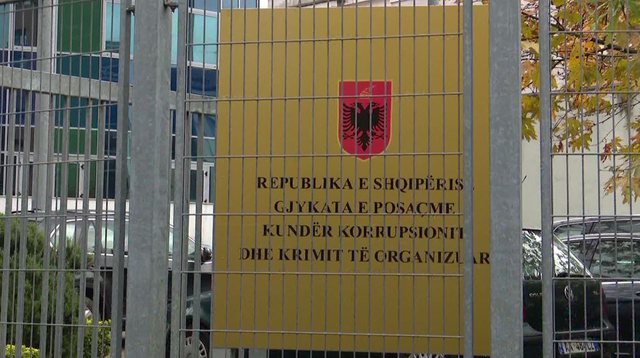 Apartamente në Tiranë e Vlorë, dyqan e poste parkimi/ GJKKO vendos sekuestrimin e pasurive të Viktor Shorajt, i dënuar për drogë e prostitucion