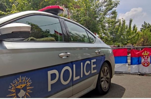 Shpërthime në komunat e veriut/ Tre policët e rrëmbyer dalin sot para gjykatës në Serbi