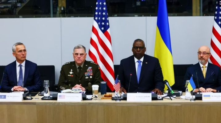 NATO shqyrton mënyrat për të forcuar lidhjet me Ukrainën